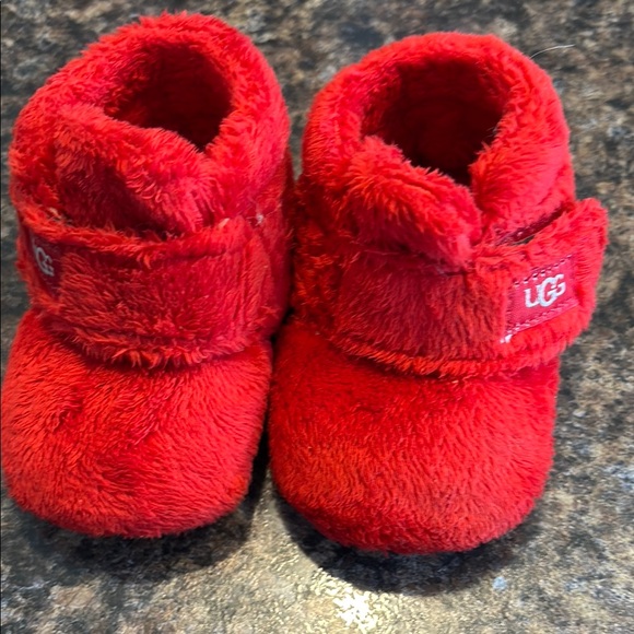 UGG Red Kids Booties - Picture 1 of 3